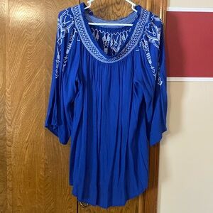 XL light weight summer top can wear off shoulder easy care excellent condition